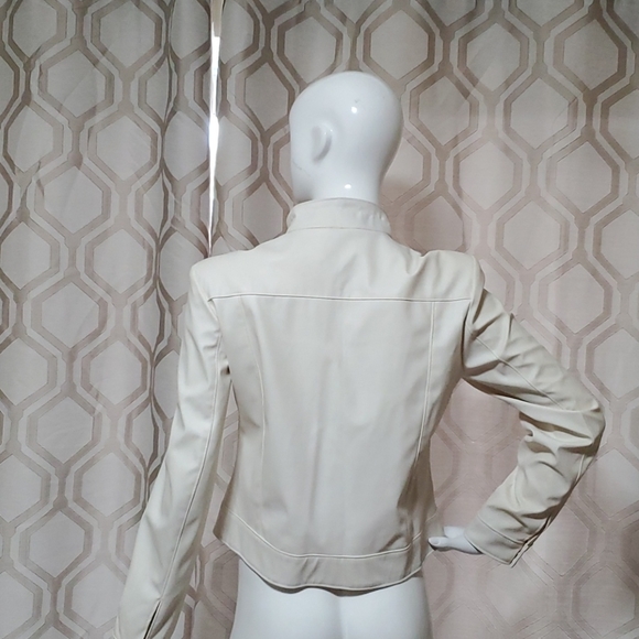 Beautiful cream vegan leather moto jacket - Picture 3 of 7